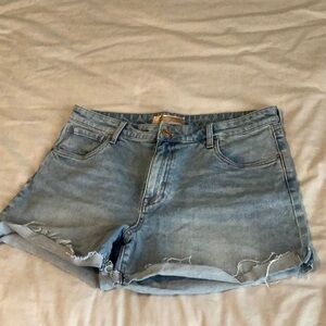 Kut from the Kloth Jane High Rise Denim Short. Light Blue. Size 12. NWOT